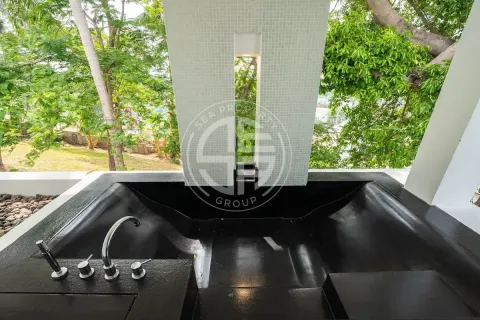 Chalet de 5 dormitorios en Phuket, Tailandia № 190693 - foto 14