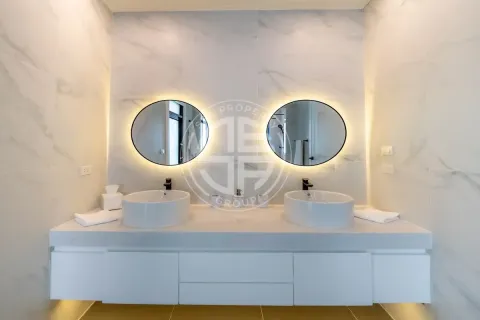 Chalet de 5 dormitorios en Phuket, Tailandia № 190693 - foto 12