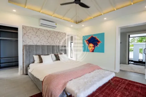 Chalet de 5 dormitorios en Phuket, Tailandia № 190693 - foto 25
