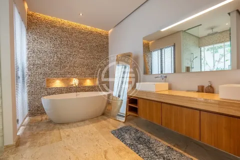 Chalet de 4 dormitorios en Phuket, Tailandia № 190696 - foto 7