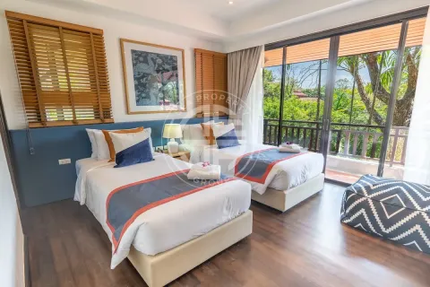 Chalet de 4 dormitorios en Bang Tao, Tailandia № 190695 - foto 7