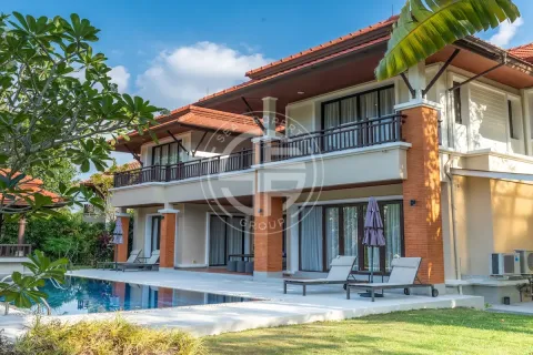 Chalet de 4 dormitorios en Bang Tao, Tailandia № 190695 - foto 13