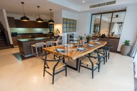 Chalet de 4 dormitorios en Bang Tao, Tailandia № 190695 - foto 3