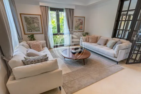 Chalet de 4 dormitorios en Bang Tao, Tailandia № 190695 - foto 4