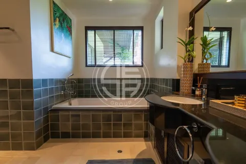 Chalet de 3 dormitorios en Bang Tao, Tailandia № 190690 - foto 10