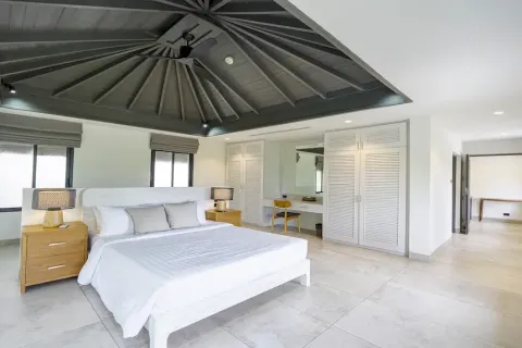 Chalet de 4 dormitorios en Bang Tao, Tailandia № 190692 - foto 8