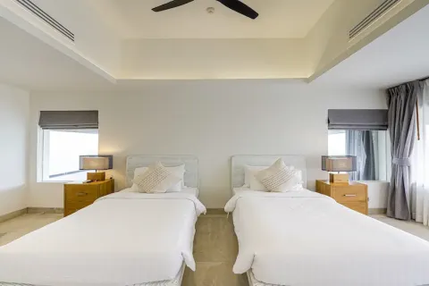 Chalet de 4 dormitorios en Bang Tao, Tailandia № 190692 - foto 11