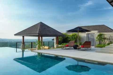 Chalet de 4 dormitorios en Bang Tao, Tailandia № 190692 - foto 2