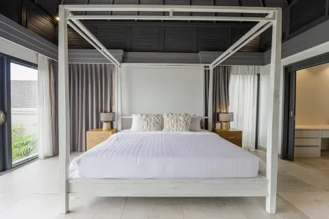 Chalet de 4 dormitorios en Bang Tao, Tailandia № 190692 - foto 17