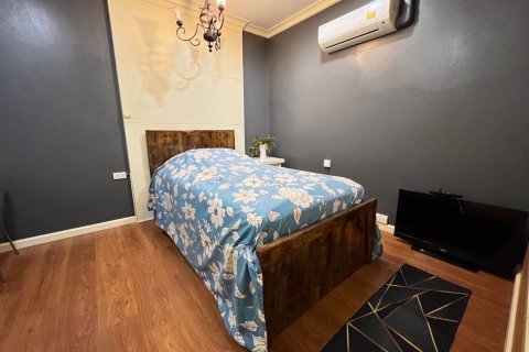 Condo à Watthana, Bangkok, Thaïlande, 3 chambres № 47583 - photo 11
