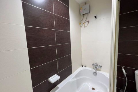 Condo à Watthana, Bangkok, Thaïlande, 3 chambres № 47583 - photo 16