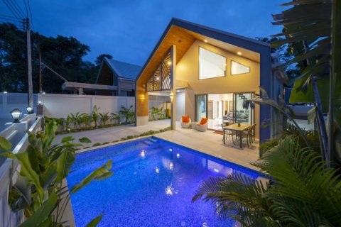 Chalet de 3 dormitorios en Surat Thani, Tailandia № 146896 - foto 2