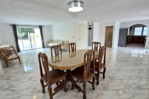 Casa de 3 dormitorios en Pattaya, Tailandia № 146900 - foto 7