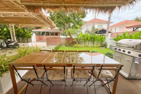 Chalet de 5 dormitorios en Surat Thani, Tailandia № 146901 - foto 8