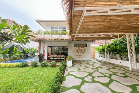 Chalet de 5 dormitorios en Surat Thani, Tailandia № 146901 - foto 2