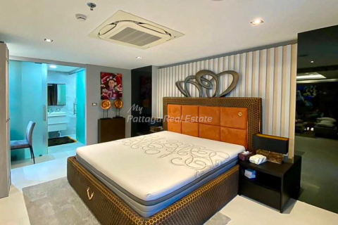Condominio de 2 dormitorios en Bang Lamung, Tailandia № 146549 - foto 4