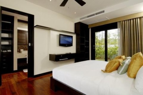 Casa de 3 dormitorios en Bang Tao, Tailandia № 177781 - foto 27