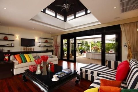 Casa de 3 dormitorios en Bang Tao, Tailandia № 177781 - foto 3