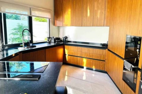 Chalet de 4 dormitorios en Phuket, Tailandia № 162437 - foto 5