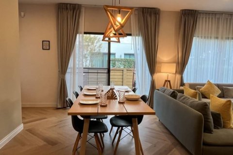 Casa de 4 dormitorios en Prawet, Bangkok, Tailandia № 162435 - foto 4
