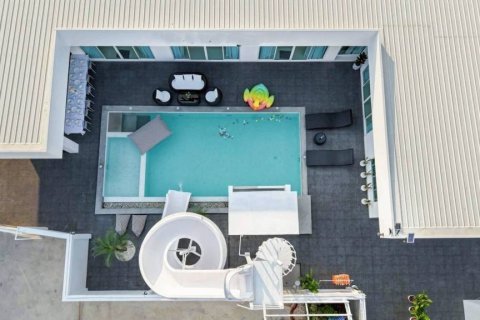 Villa in Pattaya, Thailand 5 bedrooms № 162434