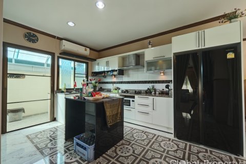 Haus in Pattaya, Thailand 3 Schlafzimmer № 152372 - Foto 8