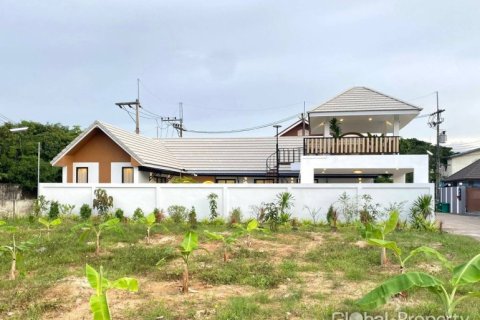 Casa de 3 dormitorios en Pattaya, Tailandia № 152370 - foto 7