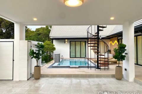 Casa de 3 dormitorios en Pattaya, Tailandia № 152370 - foto 8