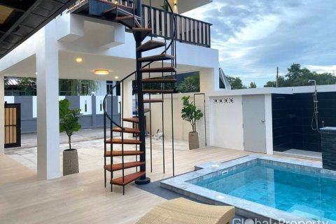Casa de 3 dormitorios en Pattaya, Tailandia № 152370 - foto 14