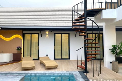 Casa de 3 dormitorios en Pattaya, Tailandia № 152370 - foto 10