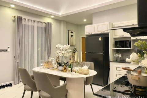 Casa de 3 dormitorios en Pattaya, Tailandia № 152370 - foto 17