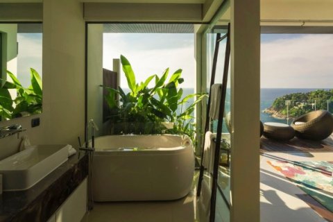 Chalet de 6 dormitorios en Kamala, Tailandia № 191196 - foto 18