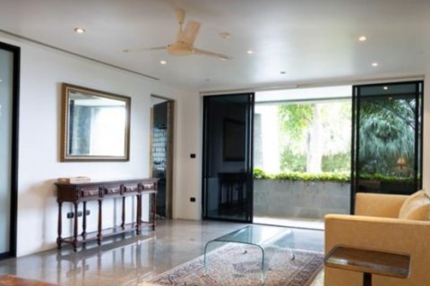Villa in Kamala, Thailand 5 bedrooms № 191195 - photo 22