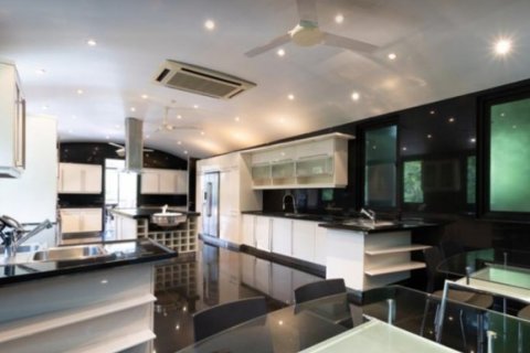 Villa in Kamala, Thailand 5 bedrooms № 191195 - photo 14