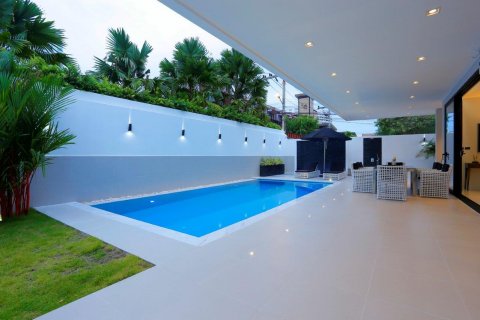 Casa de 6 dormitorios en Pattaya, Tailandia № 8849 - foto 6