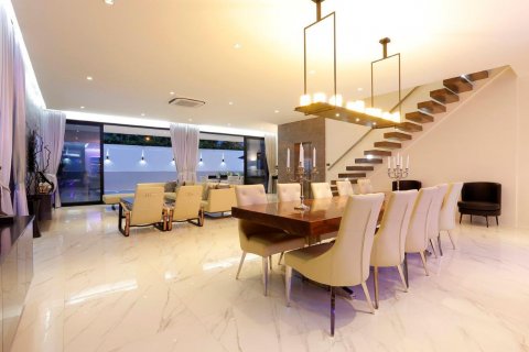 Casa de 6 dormitorios en Pattaya, Tailandia № 8849 - foto 12