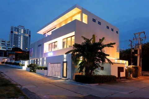 Maison à Pattaya, Thaïlande 6 chambres № 8849