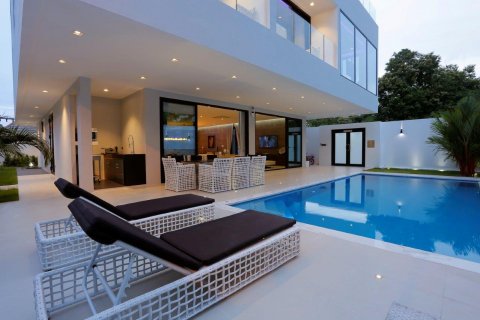 Casa de 6 dormitorios en Pattaya, Tailandia № 8849 - foto 5