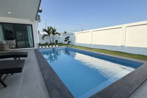 Chalet de 3 dormitorios en Hua Hin, Tailandia № 172887 - foto 2
