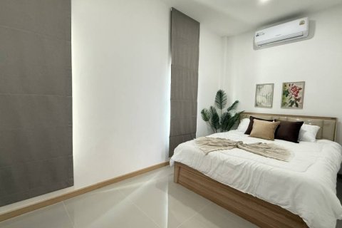 Chalet de 3 dormitorios en Hua Hin, Tailandia № 172887 - foto 7
