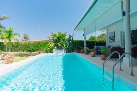 Chalet de 3 dormitorios en Hua Hin, Tailandia № 172888 - foto 2