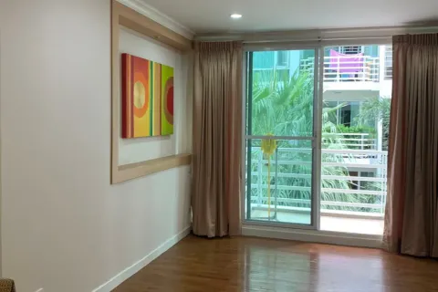 Condominio de 2 dormitorios en Khlong Toei, Bangkok, Tailandia № 154294