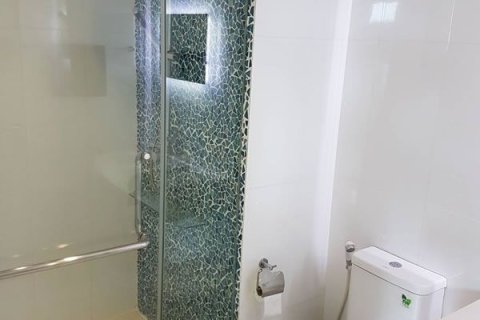 Condominio de 1 dormitorio en Pattaya, Tailandia № 204263 - foto 5