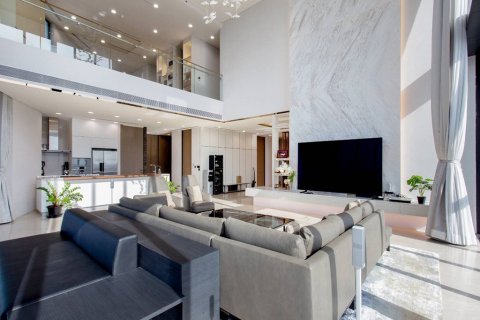 Condominio de 4 dormitorios en Khlong San, Bangkok, Tailandia № 133646 - foto 2