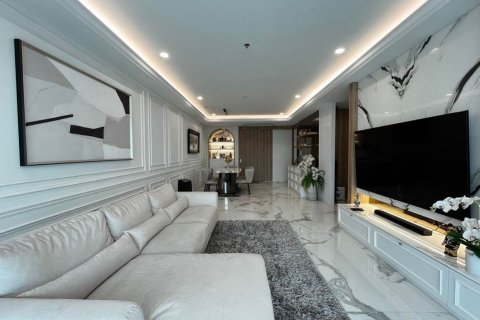 Ático de 2 dormitorios en Sathon, Bangkok, Tailandia № 133641 - foto 2