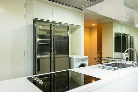 Condominio de 3 dormitorios en Watthana, Bangkok, Tailandia № 133642 - foto 5