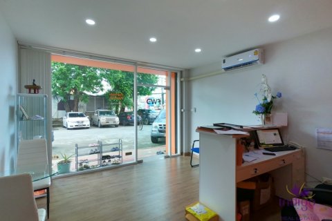 Commercial property in Chiang Mai, Thailand 200 sq.m. № 200369 - photo 14