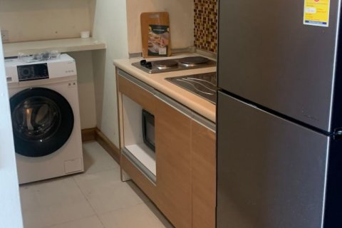 Condominio de 1 dormitorio en Bangkok, Tailandia № 157631 - foto 4
