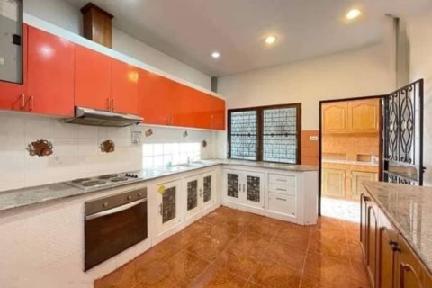 Casa de 3 dormitorios en Pattaya, Tailandia № 157637 - foto 6