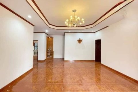Casa de 3 dormitorios en Pattaya, Tailandia № 157637 - foto 5